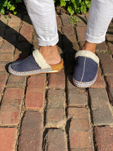 Load image into Gallery viewer, Navy w/ Peruvian Trim