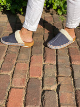 Load image into Gallery viewer, Navy w/ Peruvian Trim